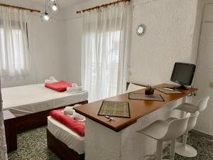 PELEKAN rooms and apartments ATHINA 22