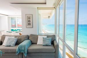 Ocean View Modern Condo & Luxury Amenities