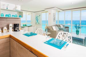 Ocean View Modern Condo & Luxury Amenities