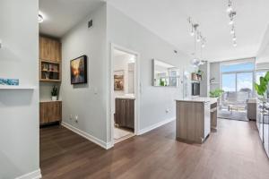 Prime Downtown Condo - St Lawrence Parking