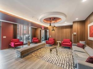 Prime Downtown Condo - St Lawrence Parking