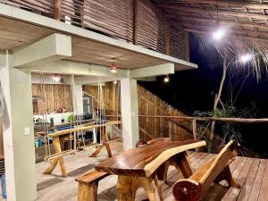 Habitaciones en casa De los árboles en la playa con alberca