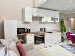 2 Min to Metro I 2 Floors I Fast Wifi I Modern Design