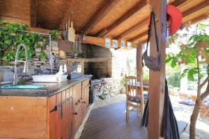 Secluded family friendly house Skrip, Brac - 18944