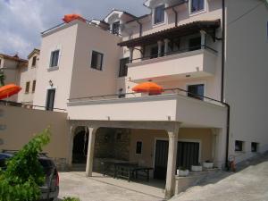 Apartments Grzin 