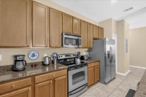 4 Bedrooms 3 Bathrooms Paradise Palms 8977Cp