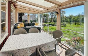 Awesome Home In Skövde With Sauna