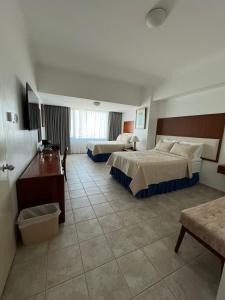 Suite Hotel Colon Salinas