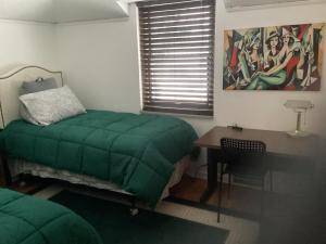 3 bedroom colonial house