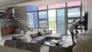 Penthouse Suite 20 South - KINGSTON - FIWI