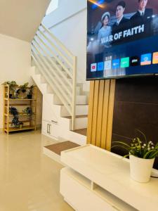 4 bedroom with big pool villa near clark