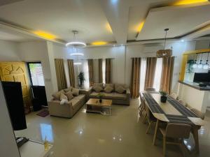 4 bedroom with big pool villa near clark