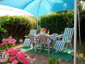 Maisons de vacances Charmant gite avec jardin, WiFi, animaux admis - FR-1-496-90 : photos des chambres