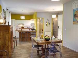 Appartement Confortable avec Jardin Privatif, Terrasse et Équipements Modernes - FR-1-496-194