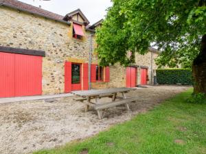 Maisons de vacances Maison familiale avec terrasse et jardin clos pres de Belves - FR-1-616-9 : photos des chambres