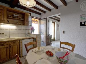 Gîte spacieux avec terrasse et jardin à Saint-Christo-en-Jarez - FR-1-496-204