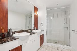 Surfers Paradise 2 bedroom Oasis