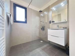 Maison neuve 3 pièces avec terrasse à Grimaud - FR-1-226-558