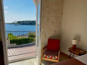 Villa exceptionnelle 8 couchages Cap dAntibes en front de mer - FR-1-789-9