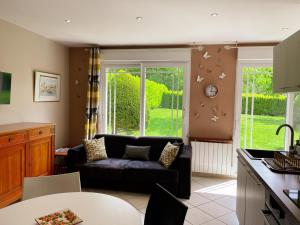 Maisons de vacances Charmant gite a Chailles pres de Blois avec jardin et WIFI - FR-1-491-468 : photos des chambres