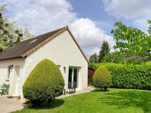 Maisons de vacances Charmant gite a Chailles pres de Blois avec jardin et WIFI - FR-1-491-468 : photos des chambres
