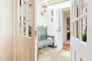 Hicks House - Beautiful Cottage in Leysbourne!