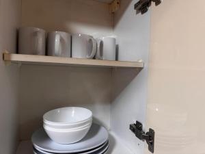 Modern Studio, Brum City Centre, Wi-fi, Smart Tv, Netflix, Prime video, Ps5, Gym gear, Easy access to restaurants, bars, Sea life center, museums, New street station and Snowhill