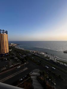 برج داماك جده شقه مطله على البحر damac jeddah