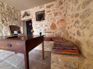 Electra Stone Suite