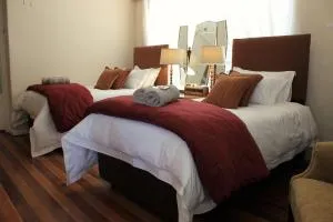 Stellar Dust Guesthouse Previously The Blue Moon Guesthouse - Fraserburg