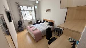 Edificio Miami Center ao lado da praia Copacabana AP1233