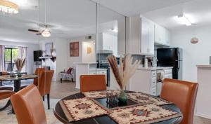 ARIZONA SOUTHWEST DECOR - BETWEEN PHOENIX AND OLD TOWN SCOTTSDALE AT SPENGLER CONDOS condo