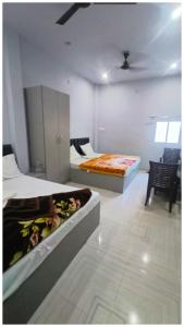 VARANASI HOTEL SHIV#AASHRAM Near Kashi Vishwanath Temple - Free Parking And Wi-fi Available - A Premium Guest House In Varanasi