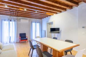 Vittoria Apartments Fogazzaro