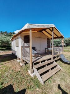 Tentes de luxe Yachting lodge 83 : photos des chambres