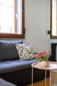 Deluxe Downtown Suite w Balcony in the Heart of Budapest