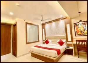 HOTEL KUVER # PALACE Near Sea Beach - Jagannath temple - Restaurant and Lift Facilities - Fully Air Conditioning Hotel - A Top Rated Hotel