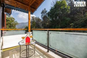 StayVista at Viva La Vida - Bonfire, Jacuzzi, AC
