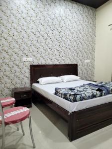 Hotel Surat Palace