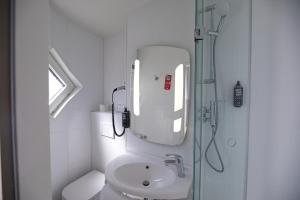 Standard Twin Room room in ibis Köln Centrum