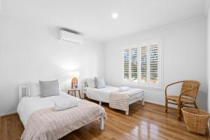 White Cottage on Ninety Mile Beach