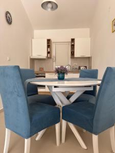 Spacious two bedroom apartment with free parking