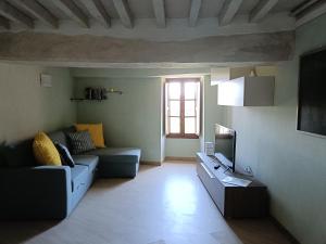 La Corsara-La casa nella roccia