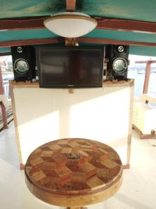 Semi Phinisi boat Labuan Bajo Komodo Tour