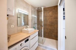 Appartements Residence du Centre Joli studio renove avec coin nuit terrasse et parking prive : photos des chambres