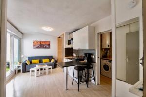 Appartements Residence du Centre Joli studio renove avec coin nuit terrasse et parking prive : photos des chambres