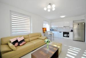 Quiet and well-laid-out apartment near the center