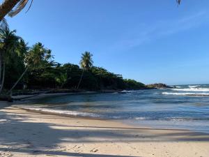 Apartamento térreo em sobrado, Passarela do Alcool, 200 metros da Baía do Pontal