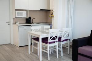 Studio 107 B2 ALMAR LUXURY RESIDENCE-Renting Apartments & Free Pool