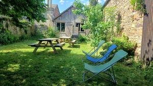 Maisons de vacances Le Logis De Judicael : Maison 2 Chambres